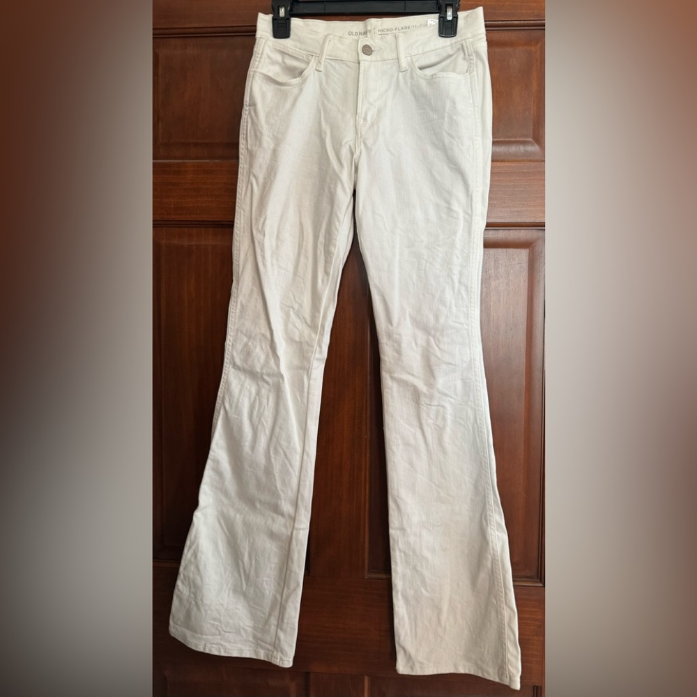 American Eagle - Size 2 - White, Flare Leg Jeans